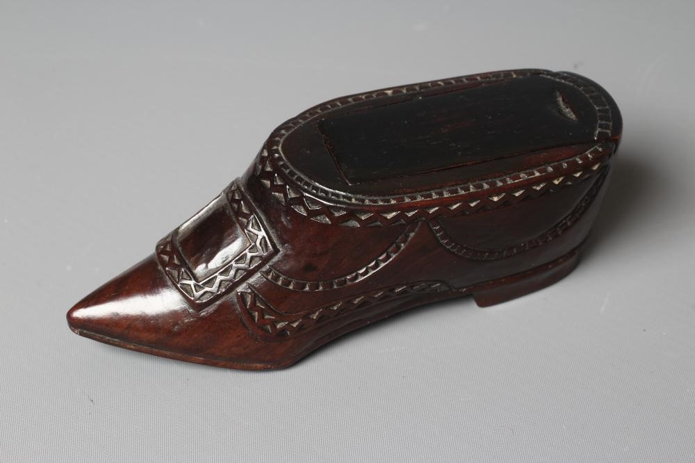 A 19TH CENTURY TREEN MINIATURE SHOE SNUFF BOX Image