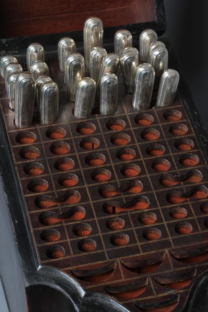 A GEORGIAN MAHOGANY KNIFE BOX Image