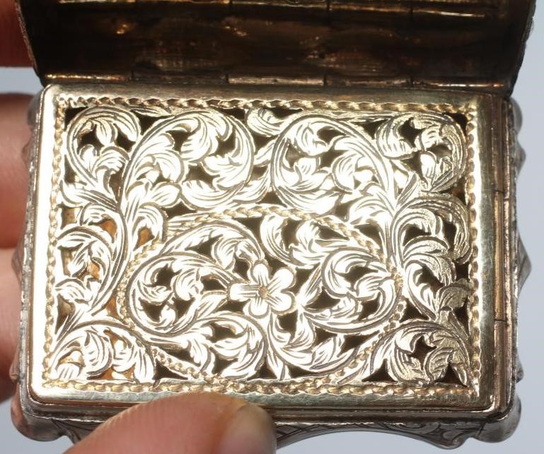 AN EARLY VICTORIAN SILVER VINAIGRETTE by Nathaniel Mills Image