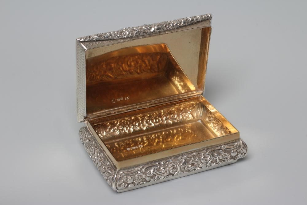 AN EARLY VICTORIAN SILVER LARGE TABLE SNUFF BOX by Nathaniel Mills Image