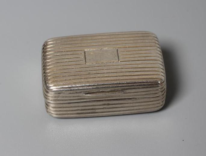 A LATE GEORGE III SILVER VINAIGRETTE maker's mark EW Image