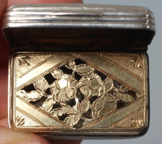 A LATE GEORGE III SILVER VINAIGRETTE maker's mark EW Image