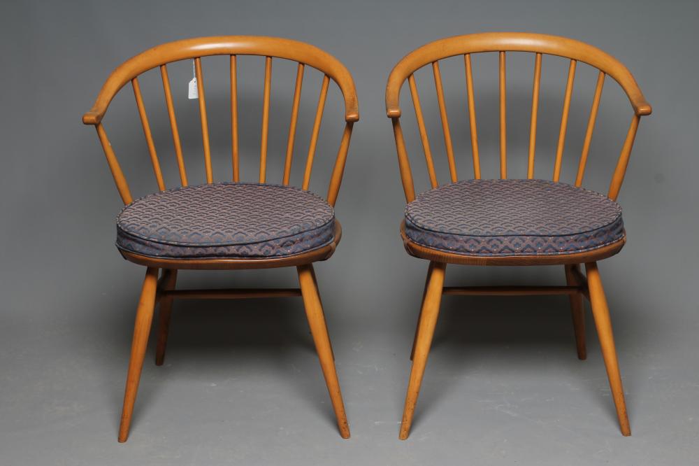 A PAIR OF ERCOL MODEL 449A COW HORN DINING CHAIRS Image