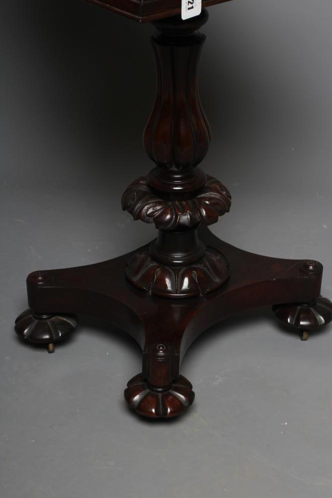 A WILLIAM IV ROSEWOOD TEAPOY Image