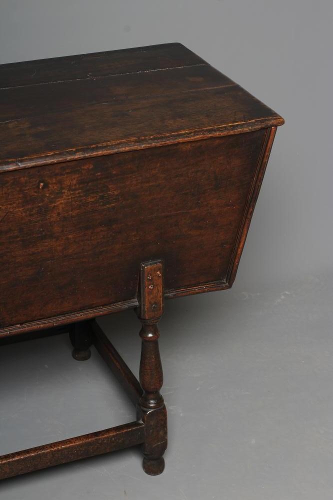 A GEORGIAN OAK DOUGH BIN Image