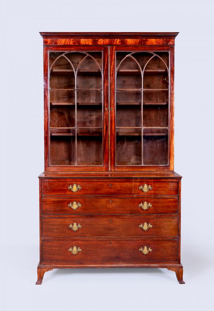 A GEORGIAN MAHOGANY SECRETAIRE BOOKCASE Image