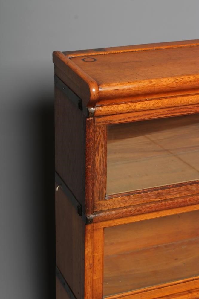 A VICTORIAN GOLDEN OAK GLOBE WERNICKE SECTIONAL BOOKCASE Image