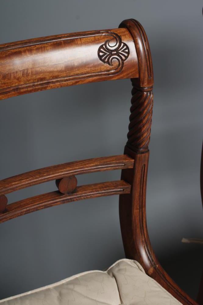 A SET OF EIGHT REGENCY MAHOGANY DINING CHAIRS Image