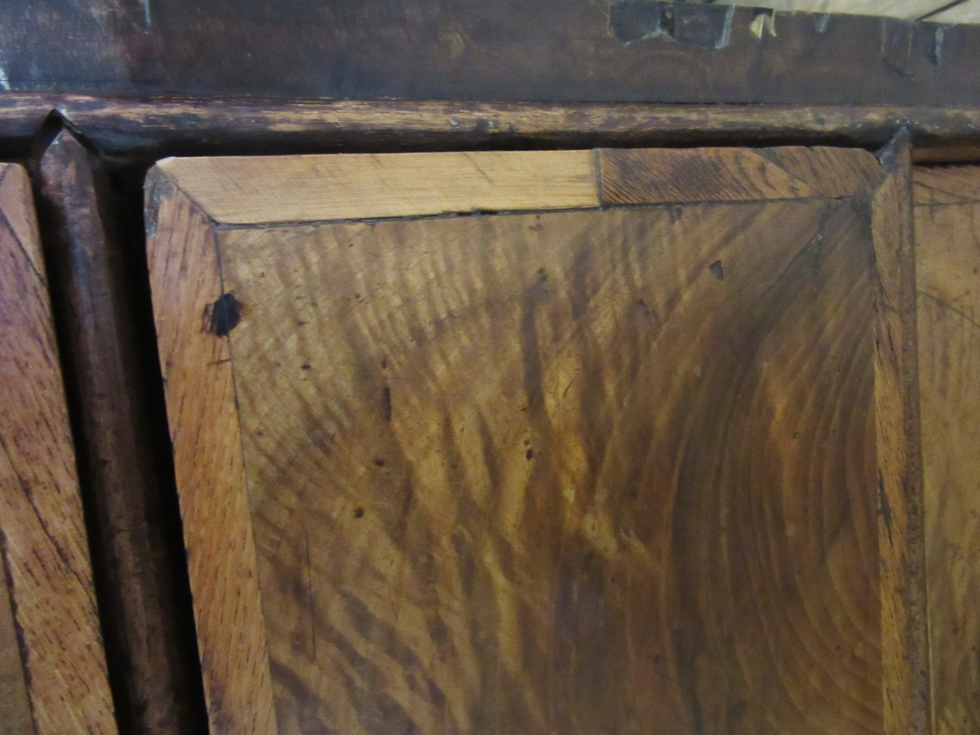 A WALNUT AND BANDED STRAIGHT FRONT CHEST Image