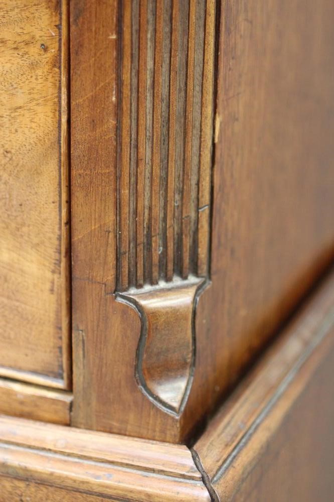 A GEORGIAN MAHOGANY CHEST ON CHEST Image