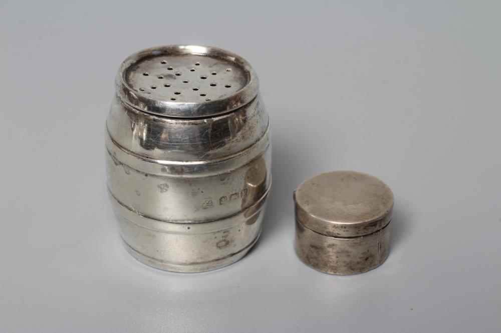 A LATE GEORGE III SILVER VINAIGRETTE by Samuel Pemberton Image