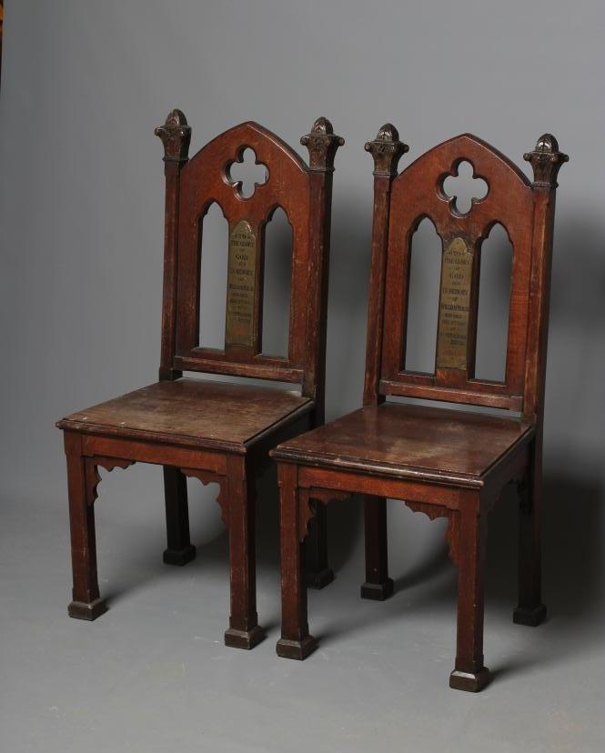 A PAIR OF ECCLESIASTICAL GOTHIC OAK SIDE CHAIRS Image