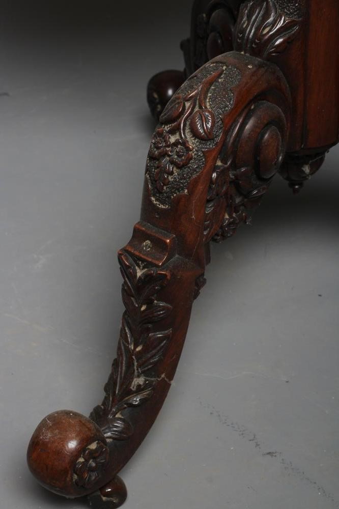A VICTORIAN SPECIMEN WOOD PARQUETRY OCCASIONAL TABLE Image