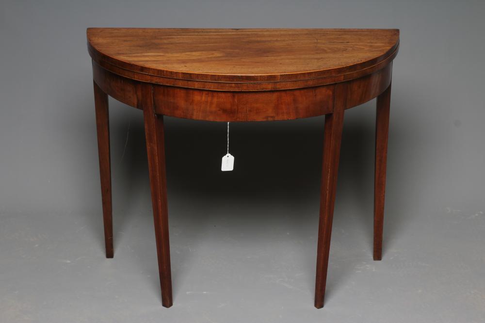 A GEORGIAN MAHOGANY CARD TABLE Image
