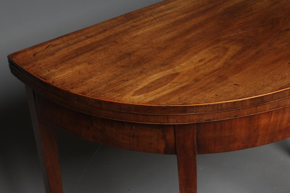A GEORGIAN MAHOGANY CARD TABLE Image