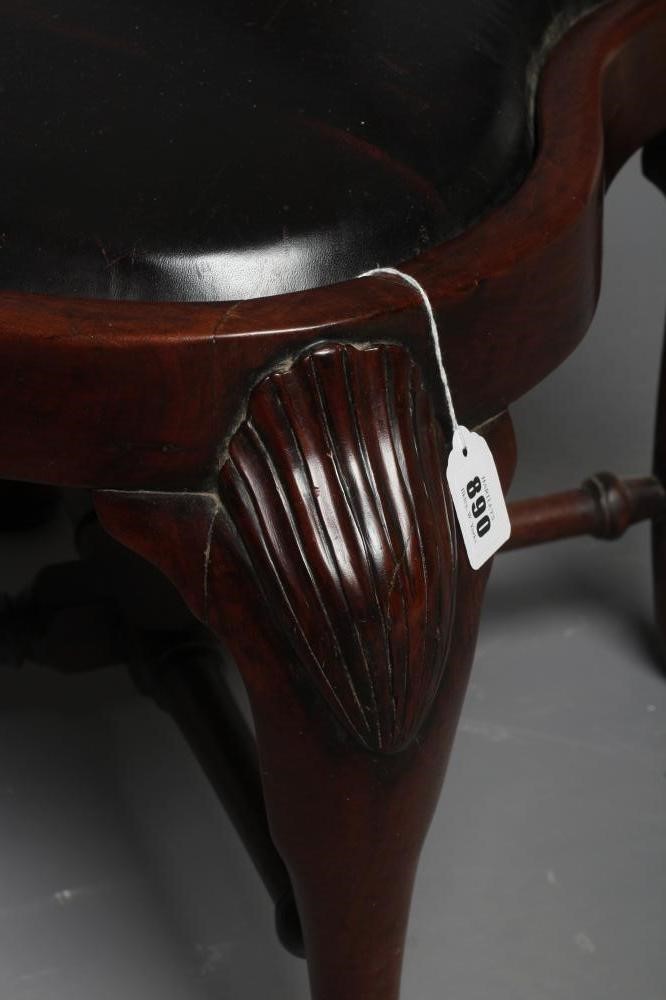 A HARDWOOD COLONIAL (?) CORNER CHAIR Image