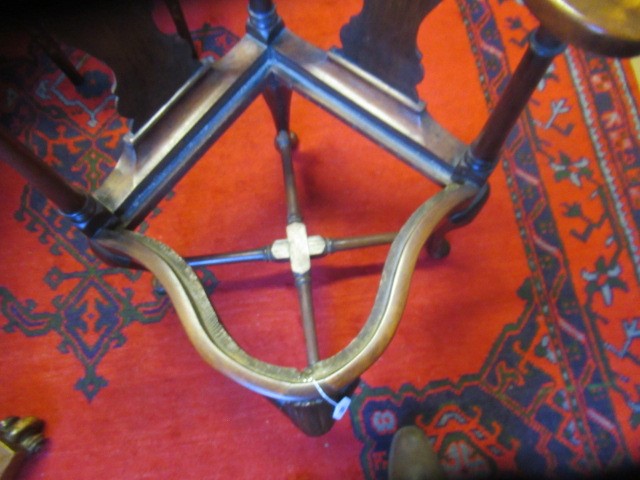 A HARDWOOD COLONIAL (?) CORNER CHAIR Image
