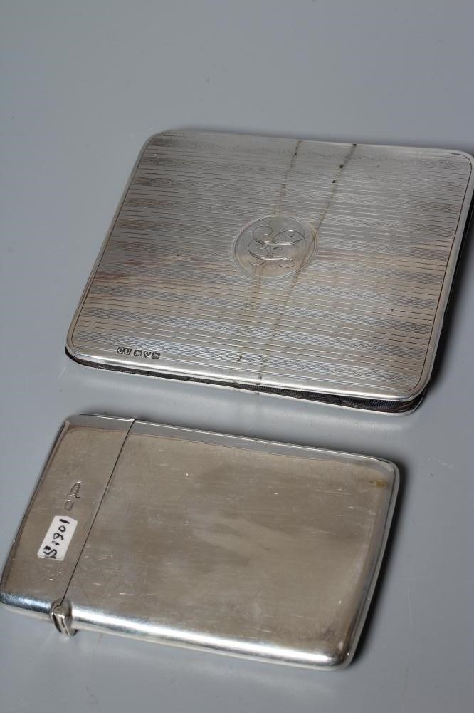 AN EDWARDIAN SILVER VISITING CARD CASE Image