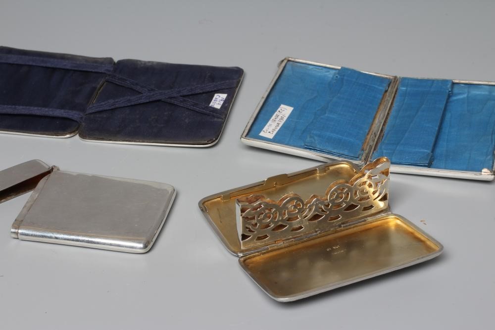 AN EDWARDIAN SILVER VISITING CARD CASE Image