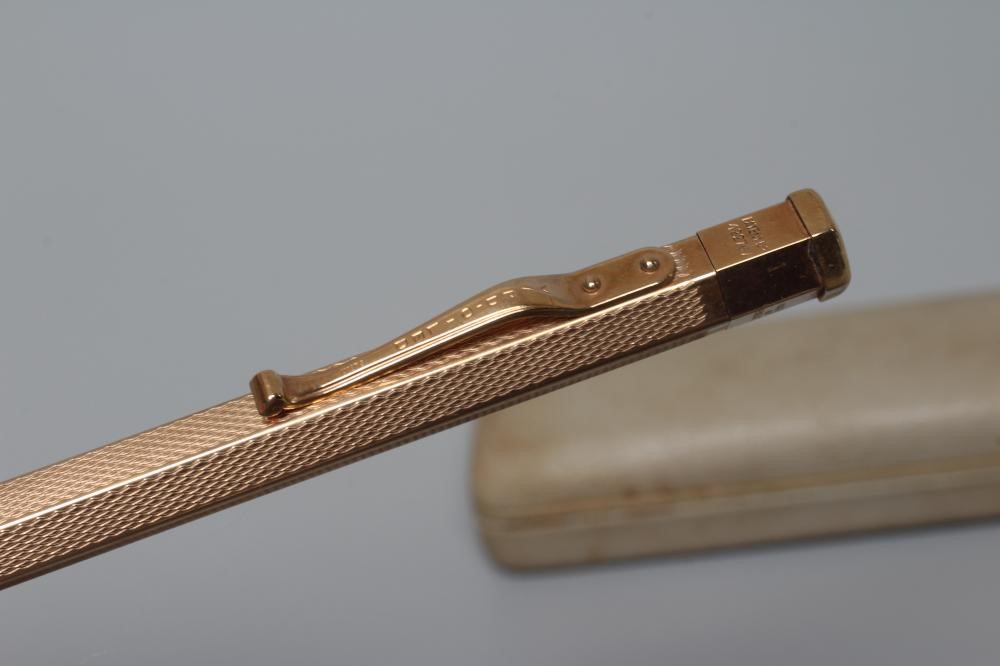 A 9CT GOLD YARD O' LED PENCIL, London 1966, the hexagonal barrel engraved JSO 1967, 4 3/4" long, Image