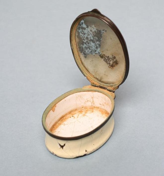 AN ENAMEL ON COPPER PATCH BOX Image