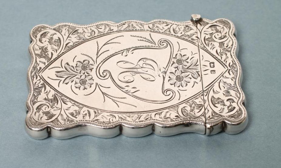 AN EDWARDIAN SILVER VISITING CARD CASE Image