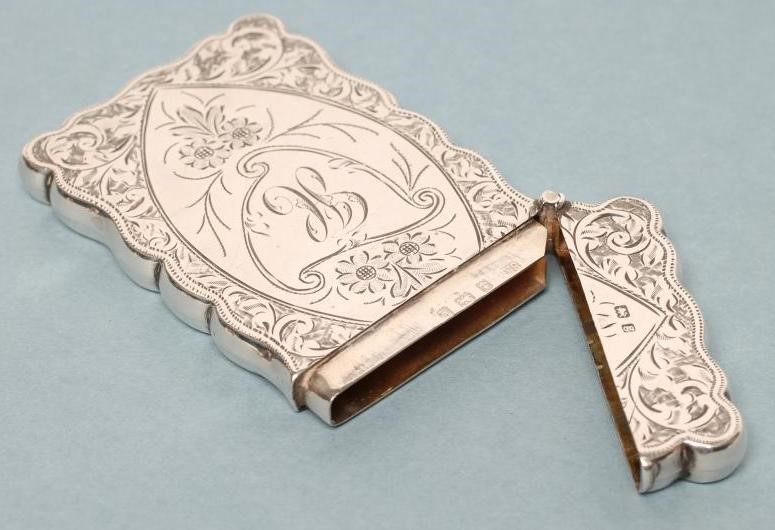 AN EDWARDIAN SILVER VISITING CARD CASE Image
