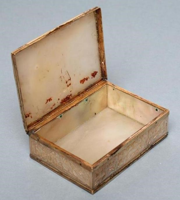 A CANTONESE MOTHER OF PEARL TABLE BOX of plain oblong form Image