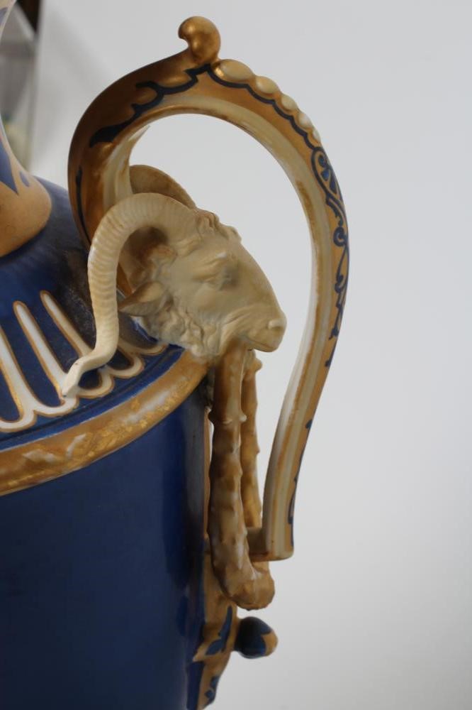 A PAIR OF FRENCH PORCELAIN URNS Image