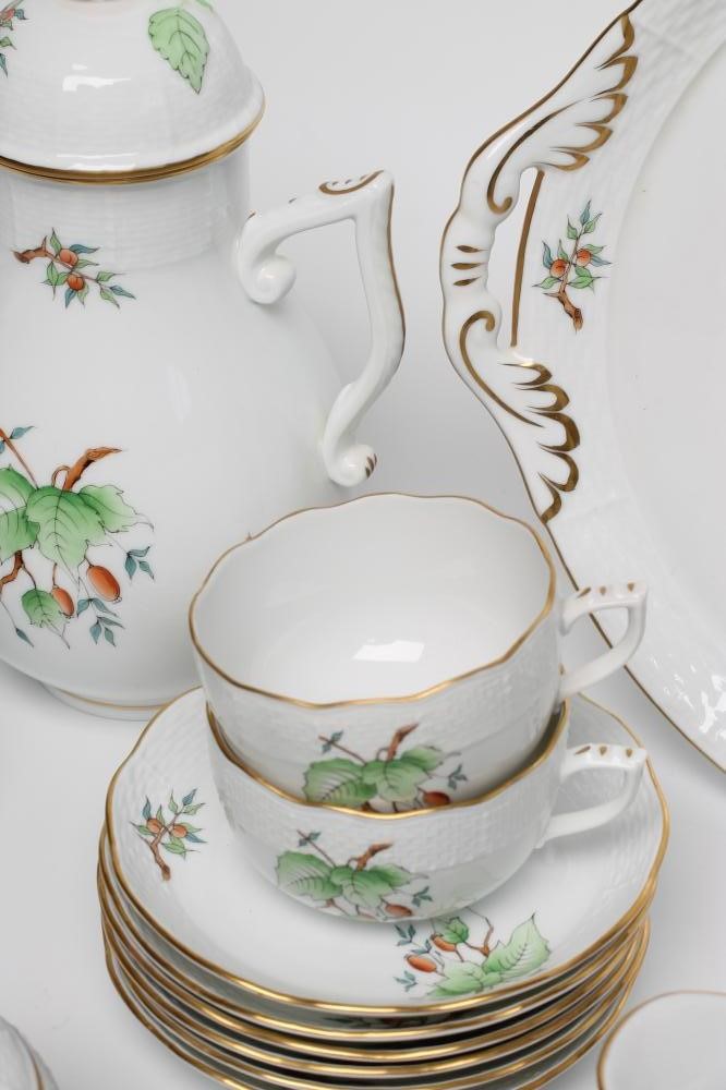 A HEREND PORCELAIN TEA SERVICE Image