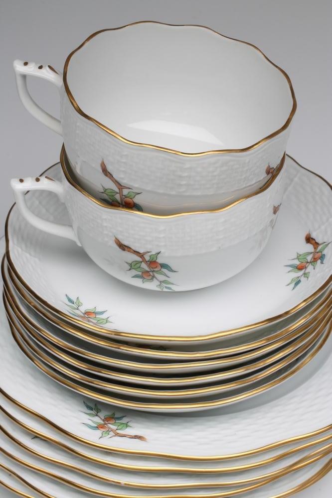 A HEREND PORCELAIN TEA SERVICE Image