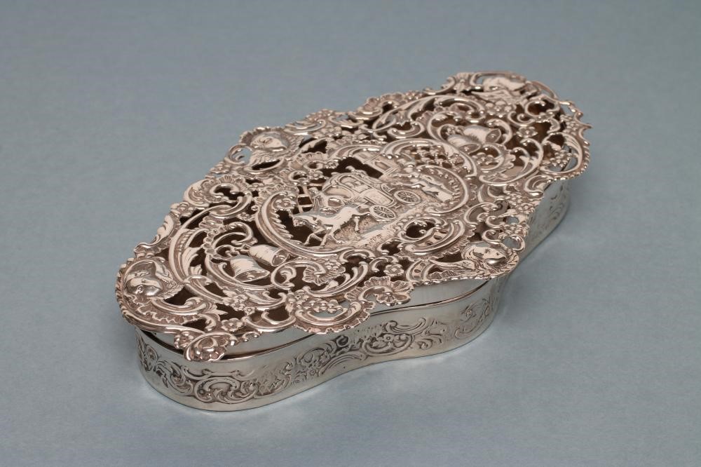 AN EDWARDIAN SILVER DRESSING TABLE BOX Image