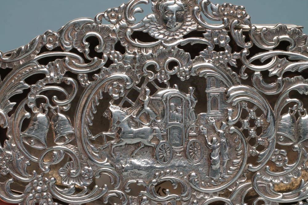 AN EDWARDIAN SILVER DRESSING TABLE BOX Image