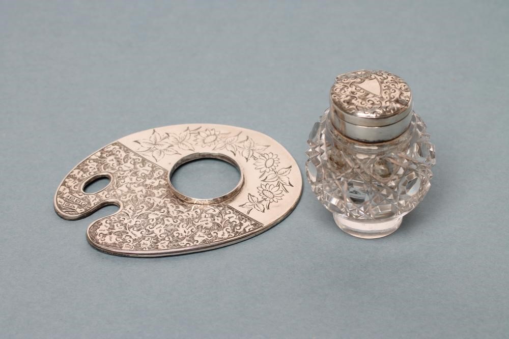 A LATE VICTORIAN SILVER NOVELTY INK STAND Image