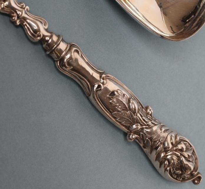 A PAIR OF EDWARDIAN SILVER PRESENTATION SPOONS Image