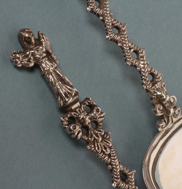 A PAIR OF EDWARDIAN SILVER PRESENTATION SPOONS Image
