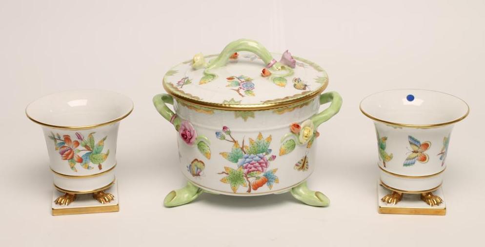 A HEREND PORCELAIN SMALL TUREEN AND COVER Image