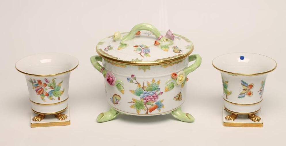 A HEREND PORCELAIN SMALL TUREEN AND COVER Image