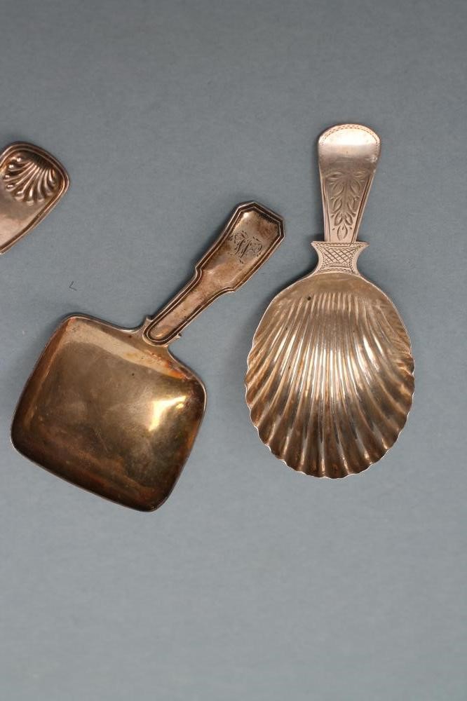 A GEORGE IV SILVER CADDY SPOON Image