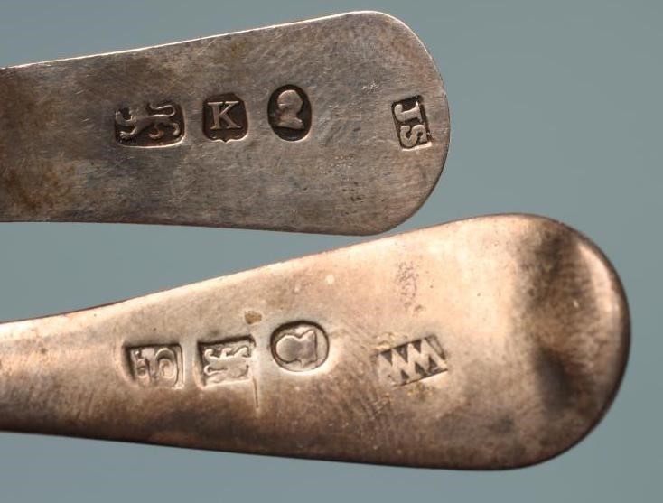 A GEORGE IV SILVER CADDY SPOON Image