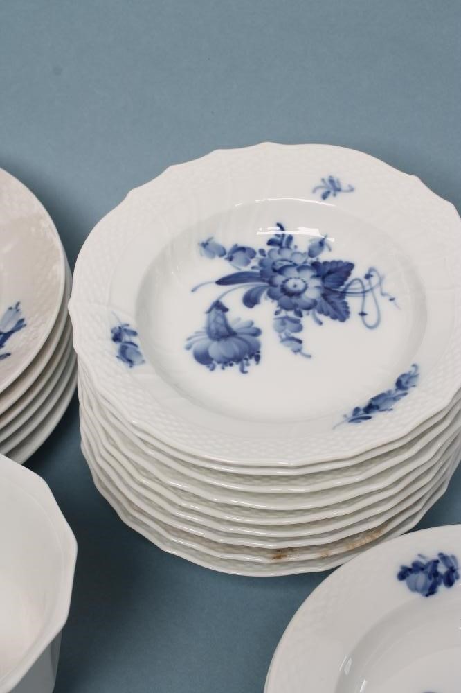 A ROYAL COPENHAGEN PORCELAIN PART SERVICE Image