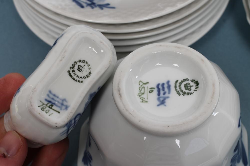 A ROYAL COPENHAGEN PORCELAIN PART SERVICE Image