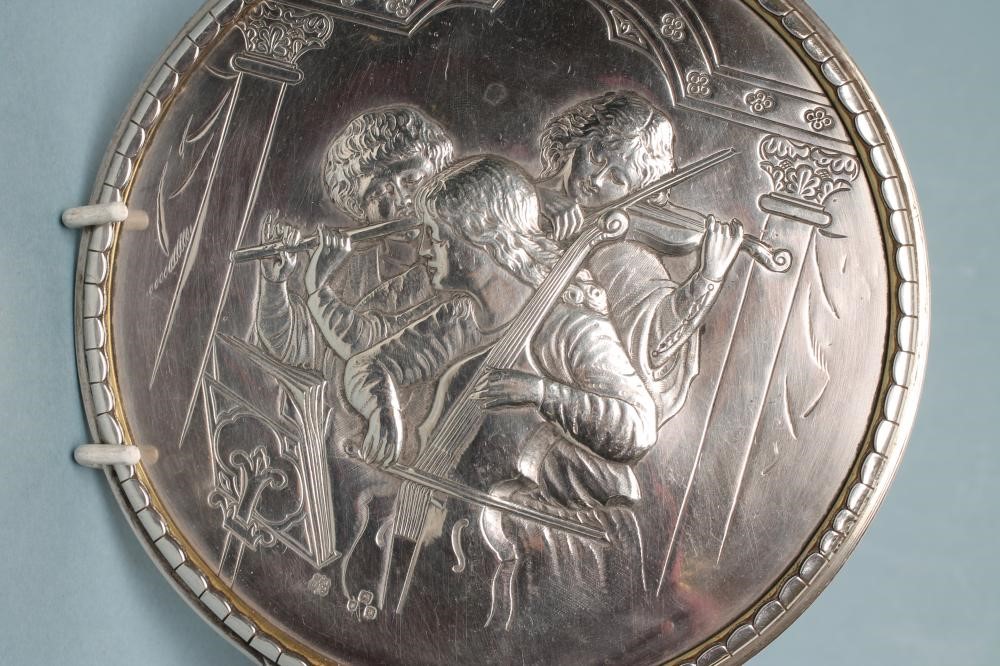 A LATE VICTORIAN SILVER HAND MIRROR Image