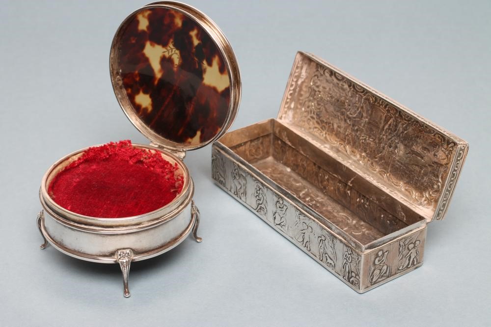 A CONTINENTAL WHITE METAL DRESSING TABLE BOX Image