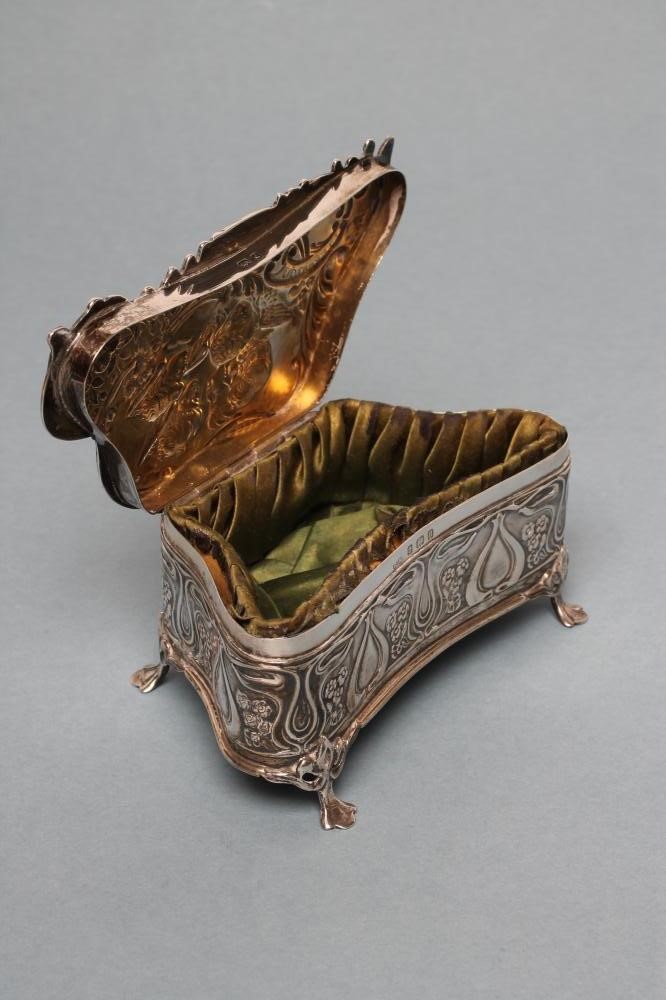 AN EDWARDIAN SILVER DRESSING TABLE BOX Image