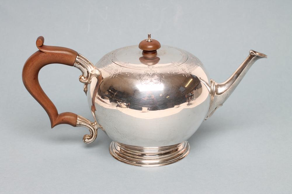 A SILVER BULLET TEAPOT Image