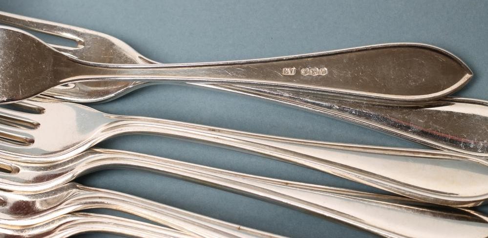 *A SILVER COMPOSITE PART TABLE SERVICE Image