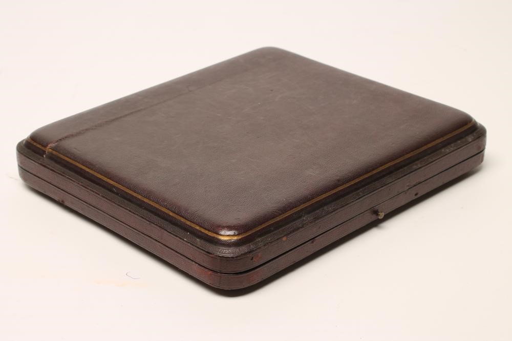 A VICTORIAN FIVE PIECE SILVER DESSERT SET Image