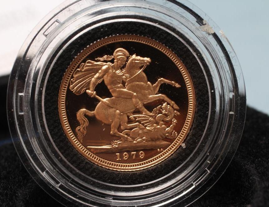 AN ELIZABETH II PROOF GOLD SOVEREIGN Image