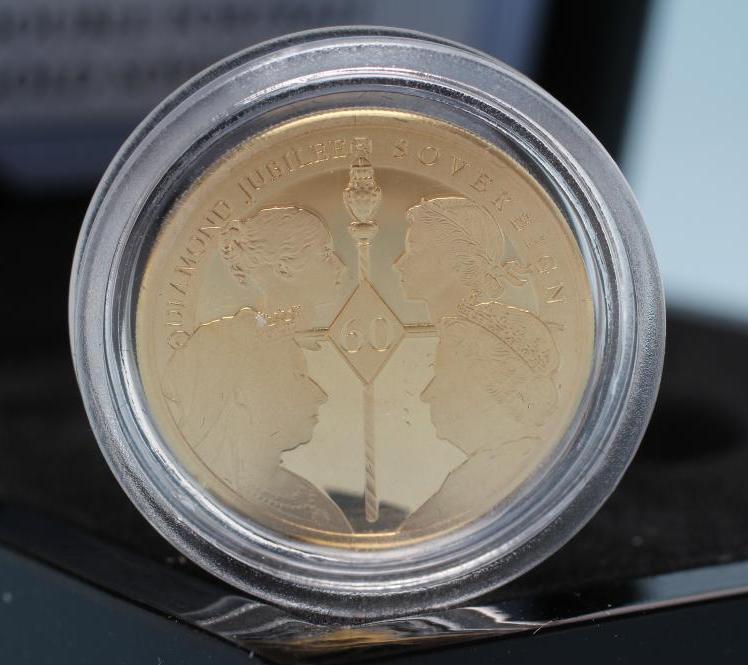 AN ELIZABETH II DOUBLE JUBILEE PORTRAIT GOLD SOVEREIGN Image